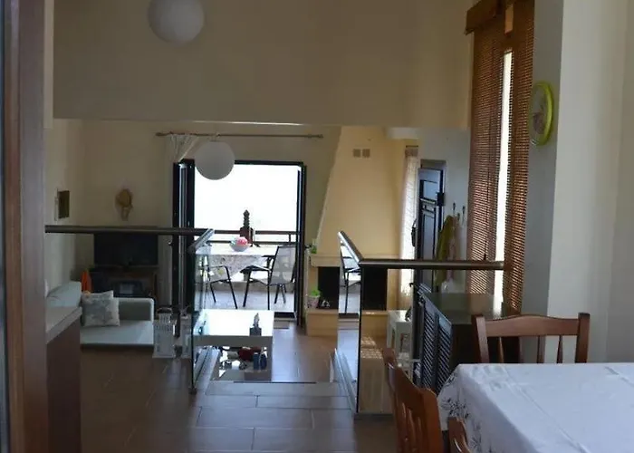 Dream House * Nea Roda